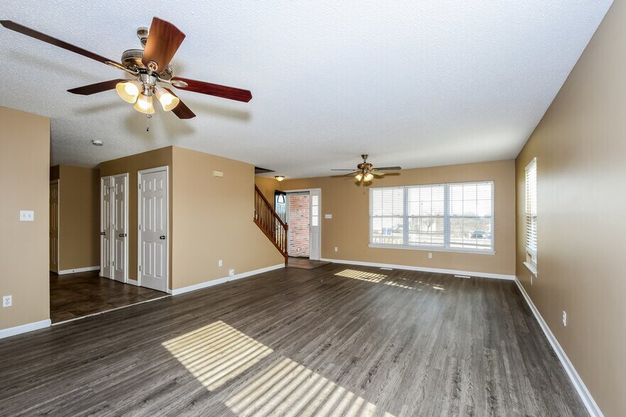 Building Photo - 507 Santschi Dr