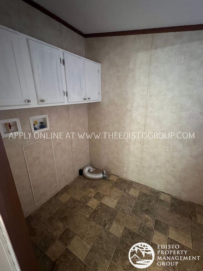 Building Photo - Charming 3-Bed, 2-Bath Country Home on 1.2 Acres – Near Bamberg & Orangeburg