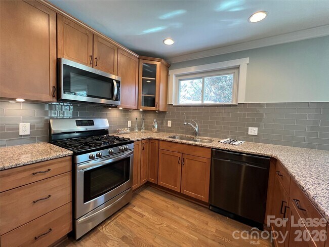 Building Photo - 4227 Murrayhill Rd