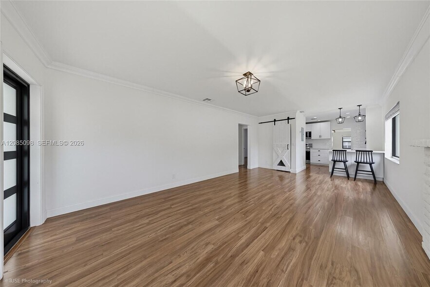 Building Photo - 3640 SW 11th St