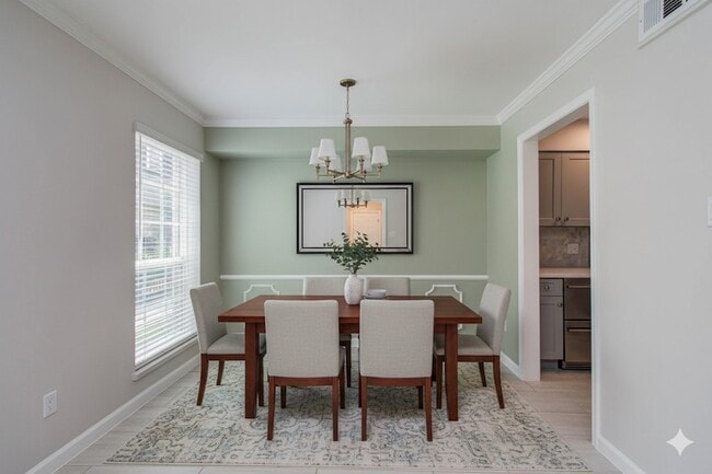 Building Photo - 355 N Post Oak Ln