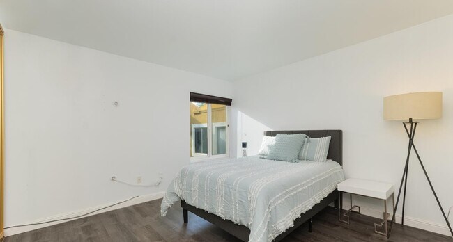 Building Photo - 17181 W Bernardo Dr