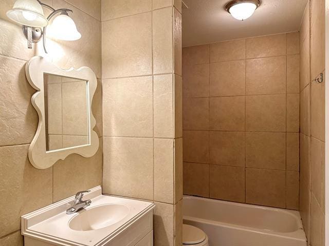 Building Photo - 701 Tanglewood Dr