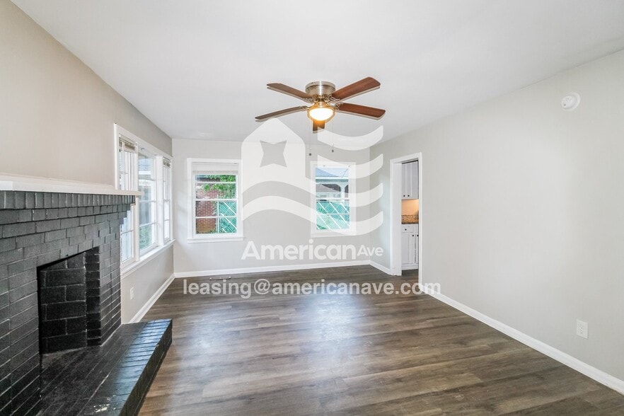 Building Photo - 106 Jones Pl