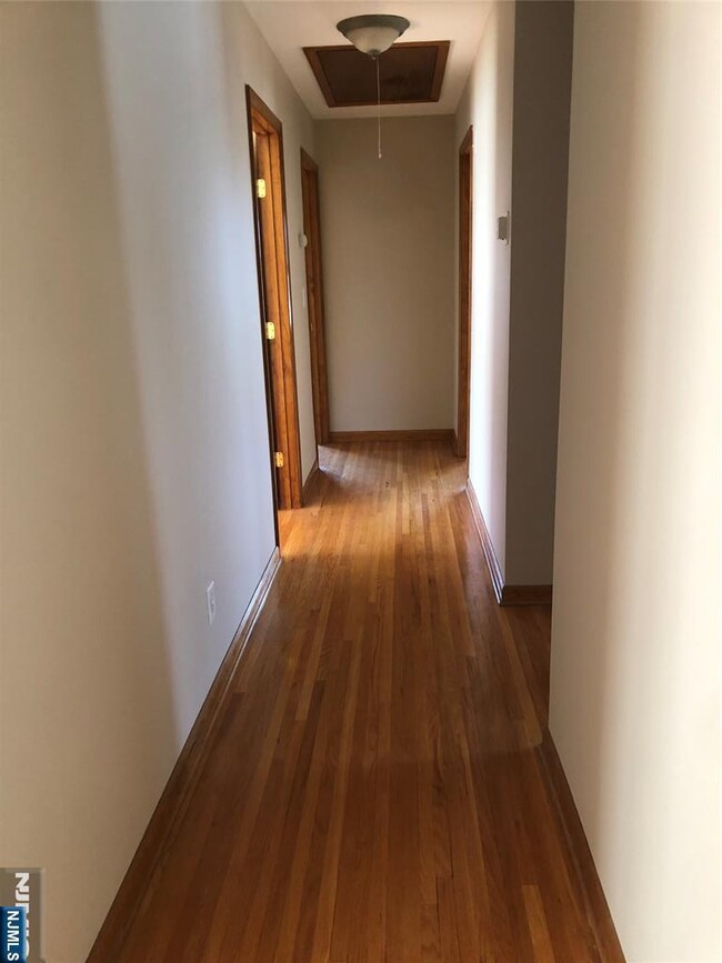 Building Photo - 504 2nd