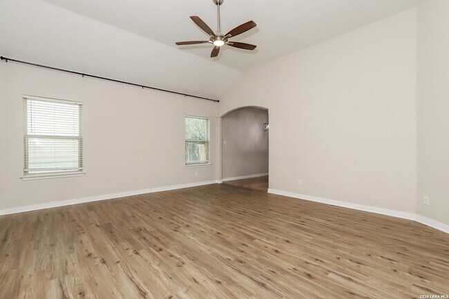 Building Photo - 1330 Plaza Lake Dr