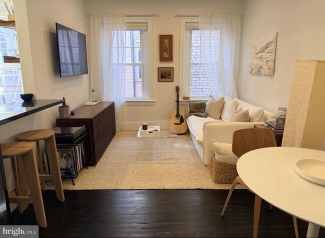 Building Photo - 1332 15th St NW