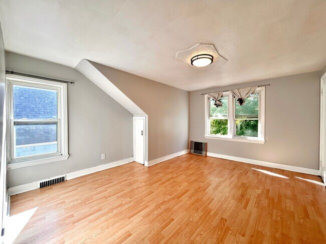 Building Photo - 2532 Maffett St
