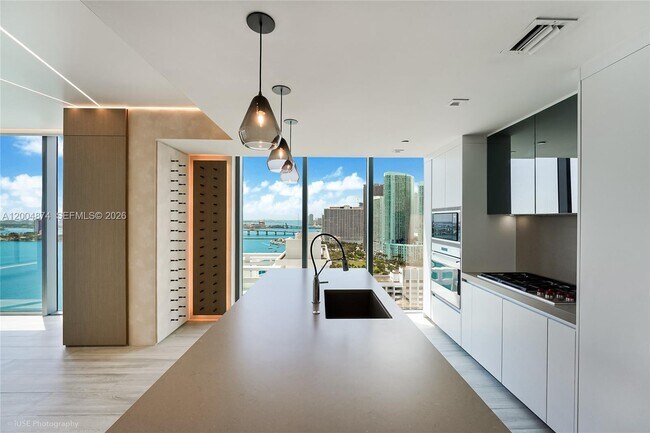 Building Photo - 788 NE 23rd St