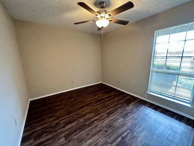 Building Photo - G 201-203 Gruver Circle