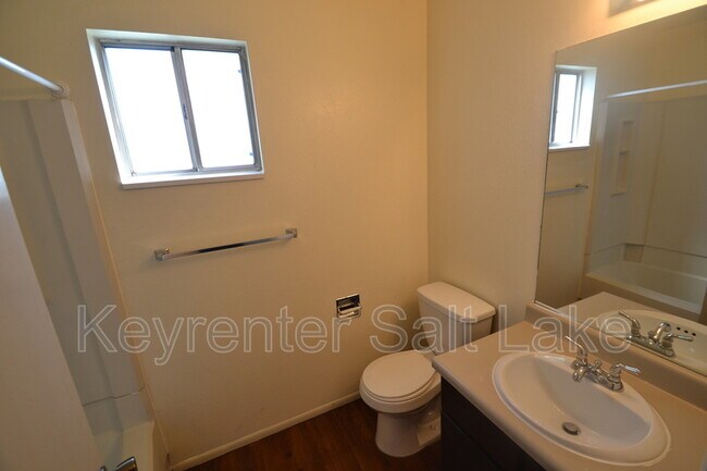 Building Photo - 233 E Hill Avenue