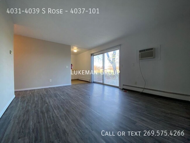 Building Photo - 4033 S Rose St # 201 2BD/1BATH Oakhurst Ap...