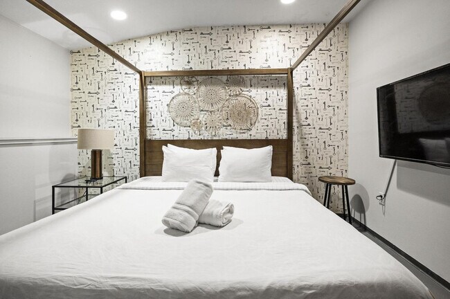 Building Photo - 160 E Berkeley St