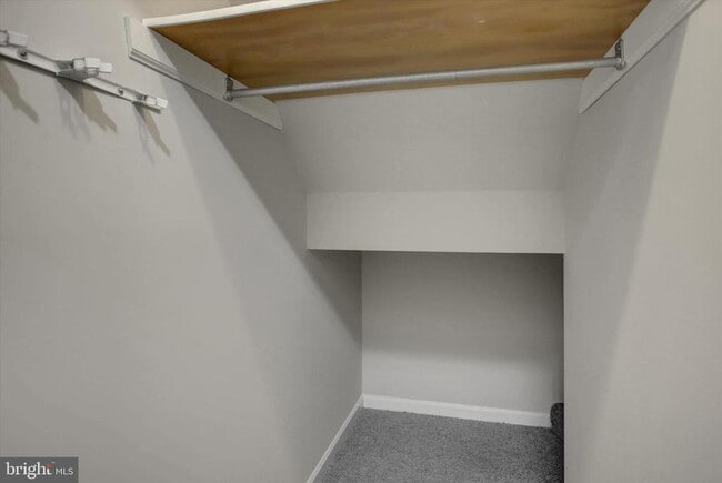 Building Photo - 2367 McCleary Dr