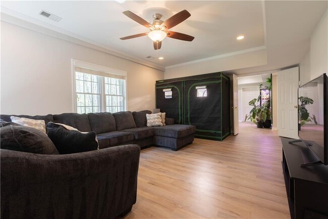 Building Photo - 5685 Ashewoode Downs Dr