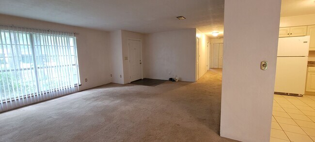 Building Photo - 3 Bedroom/ 2 Bath home in Black Acres(Close to UF)