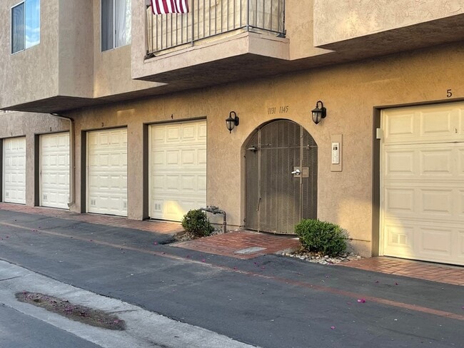 Building Photo - Located in the charming city of San Marcos This 2 bedroom 2 bathroom available on June
