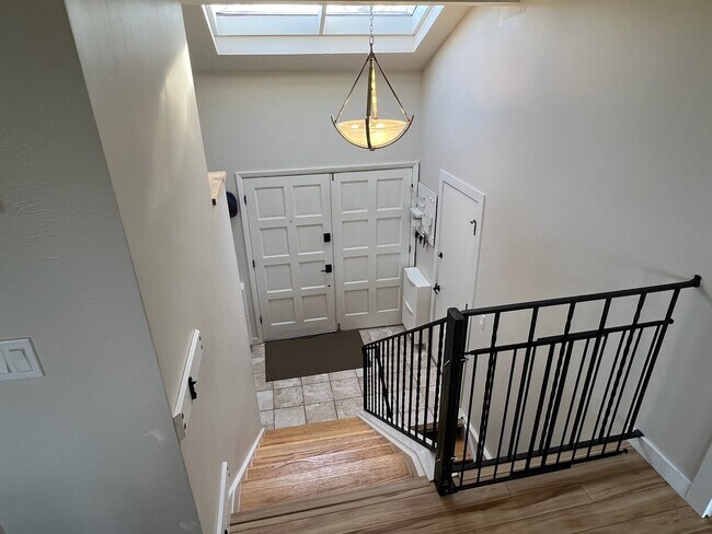 Building Photo - 206 Cypress Cir