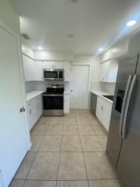 Building Photo - 1100 Cameo Cir