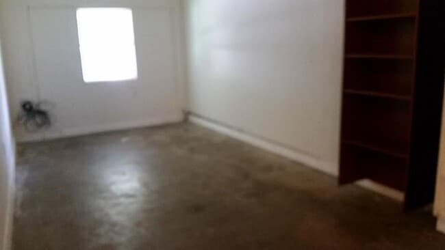 Building Photo - 5519 Mendota Ln