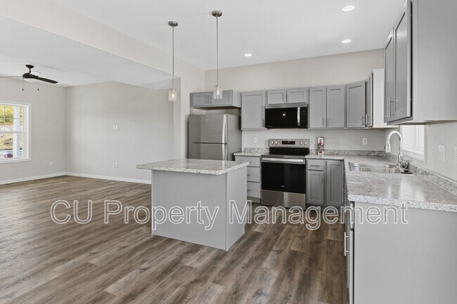 Building Photo - 1316 S Smith Rd