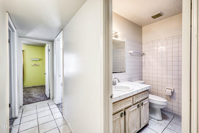Building Photo - 3008 Gaston Dr
