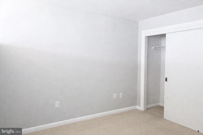 Building Photo - 811 4th St NW