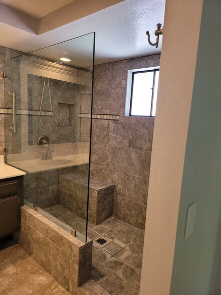 Building Photo - 130 S Waterwheel Way