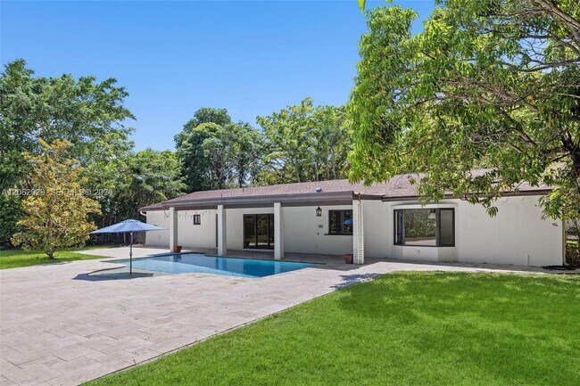 Building Photo - 15221 SW 82nd Ave