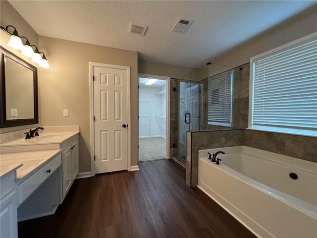 Building Photo - 230 Ascalon Ct
