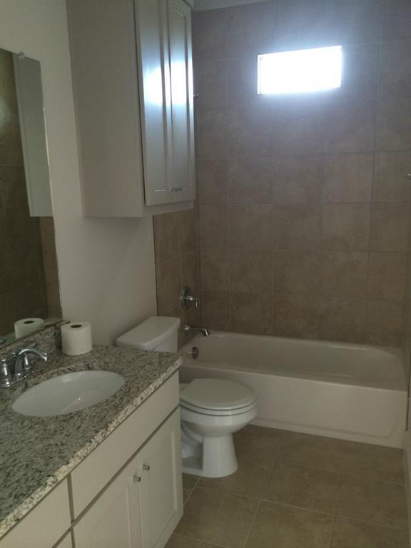 Building Photo - 3313 Thomas Kincheon St