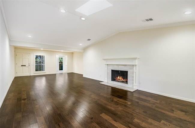 Building Photo - 50 Woodstone Square