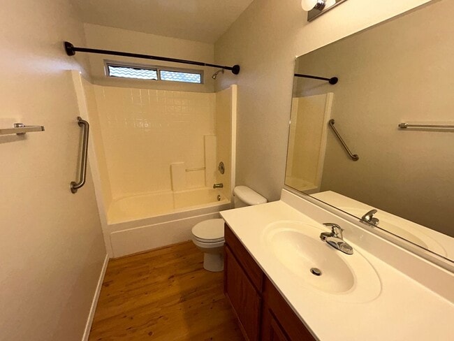 Building Photo - 12521 W Myer Ln