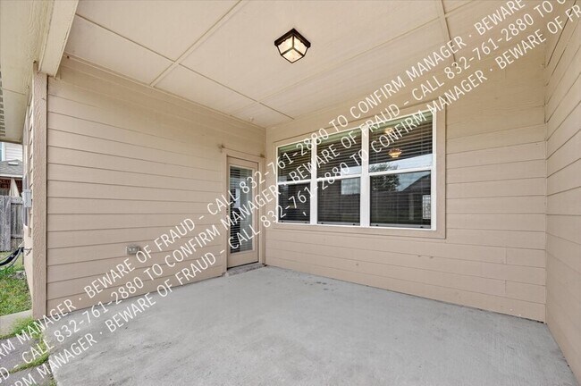 Building Photo - 2126 Redbud Dr