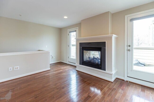 Building Photo - 2909 Chancellor's Way NE
