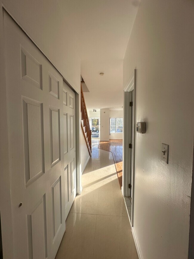 Building Photo - 377 Timber Ridge Dr