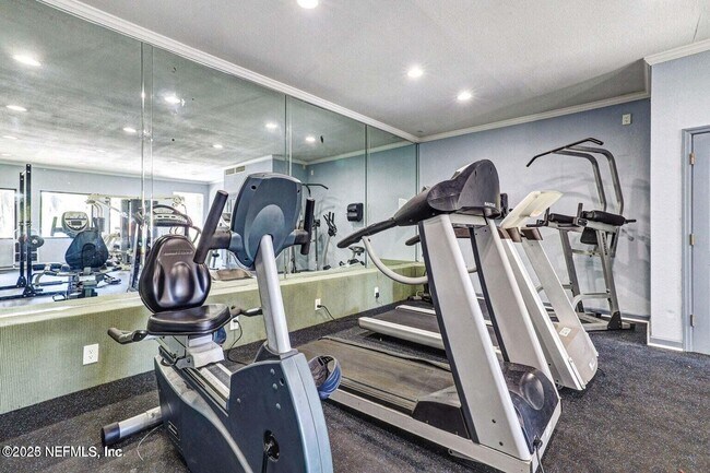 Building Photo - 8880 Old Kings Rd S