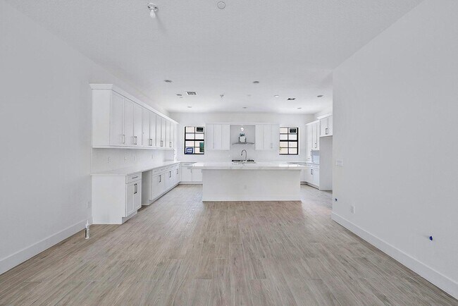 Building Photo - 5264 Beckman Ter