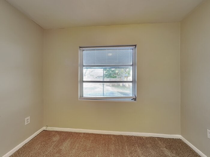 Building Photo - 1627 N Powers Dr