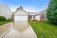 Building Photo - 2220 Lakecrest Dr