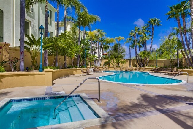 Building Photo - 2BR/2BA Plus Bonus/office Condo at The Hei...