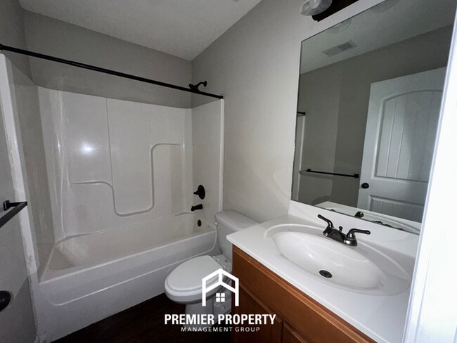 Building Photo - Charming 3BR/2BA Bartlett Area Home | High Ceilings, Stainless Steel & 2-Car Garage