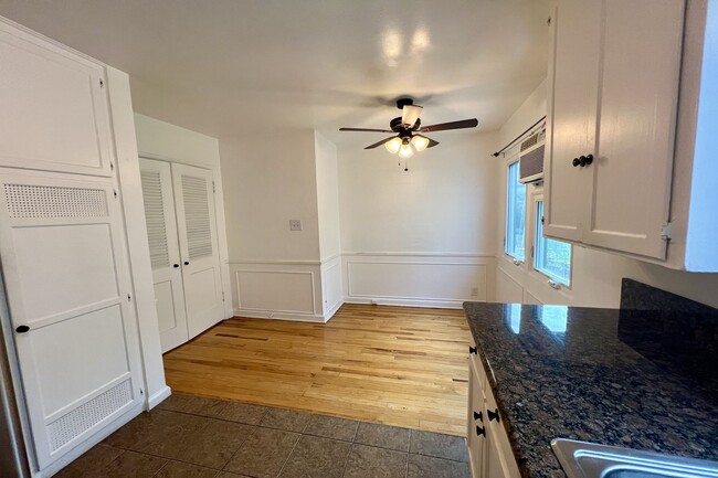 Building Photo - 1345 Masselin Ave