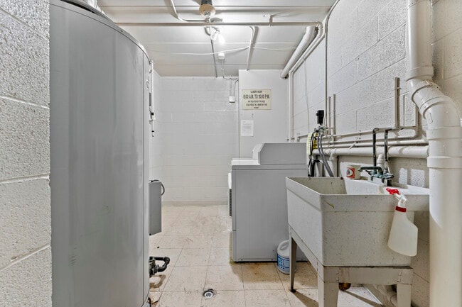 Building Photo - 564 Timber Ridge Dr