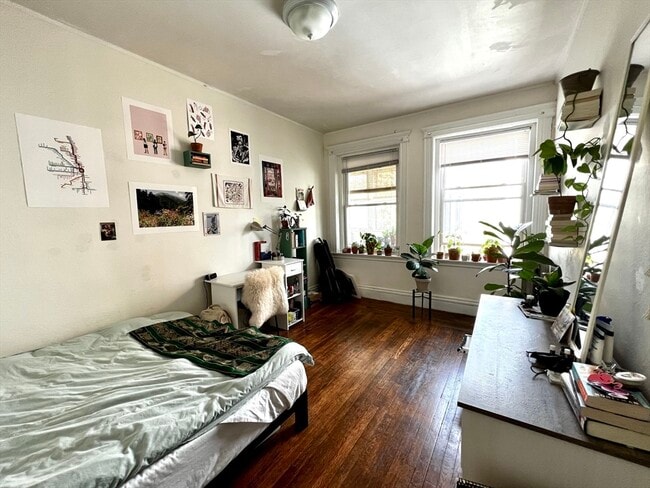 Building Photo - 144 Coolidge St