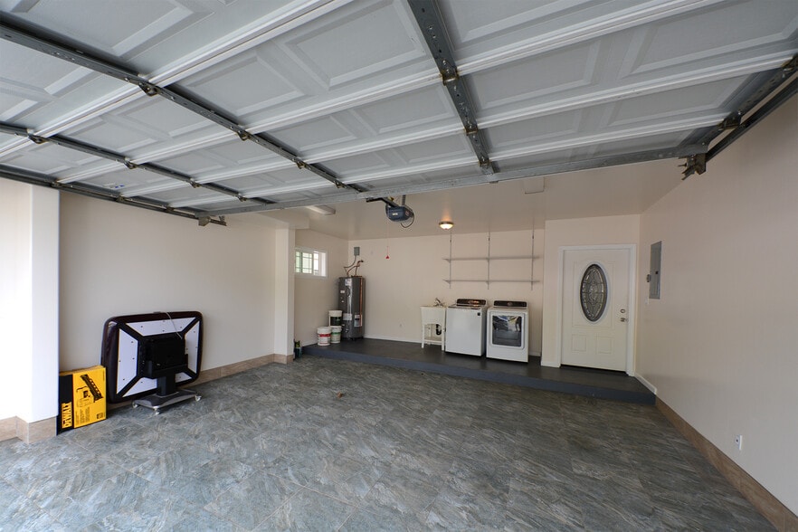 Building Photo - 1517 Palolo Ave