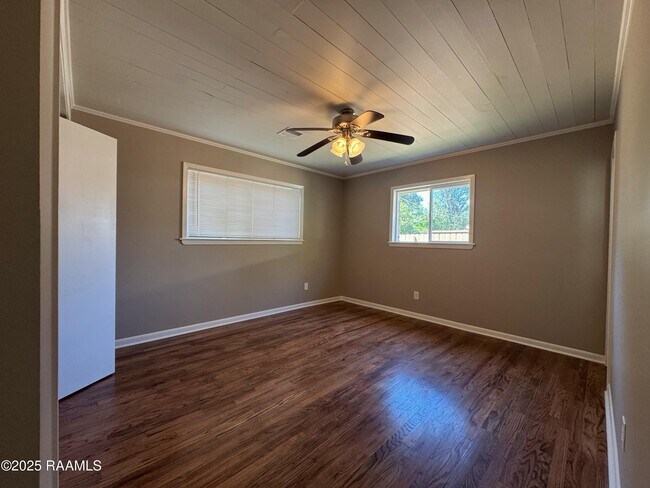 Building Photo - 216 Brentwood Blvd