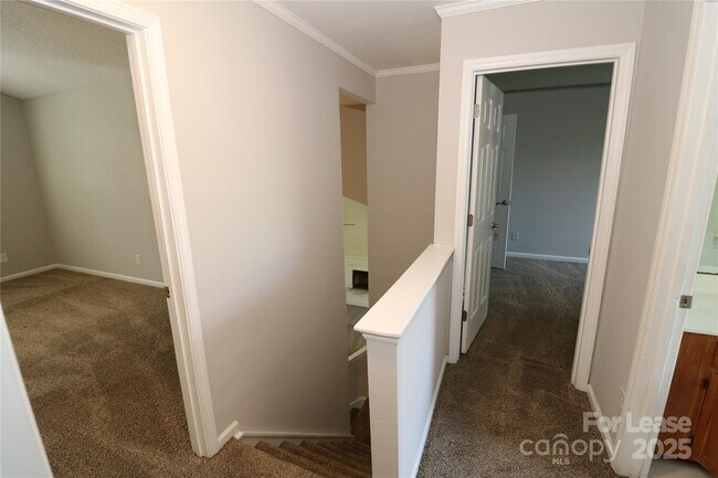 Building Photo - 7130 Lanark Ct