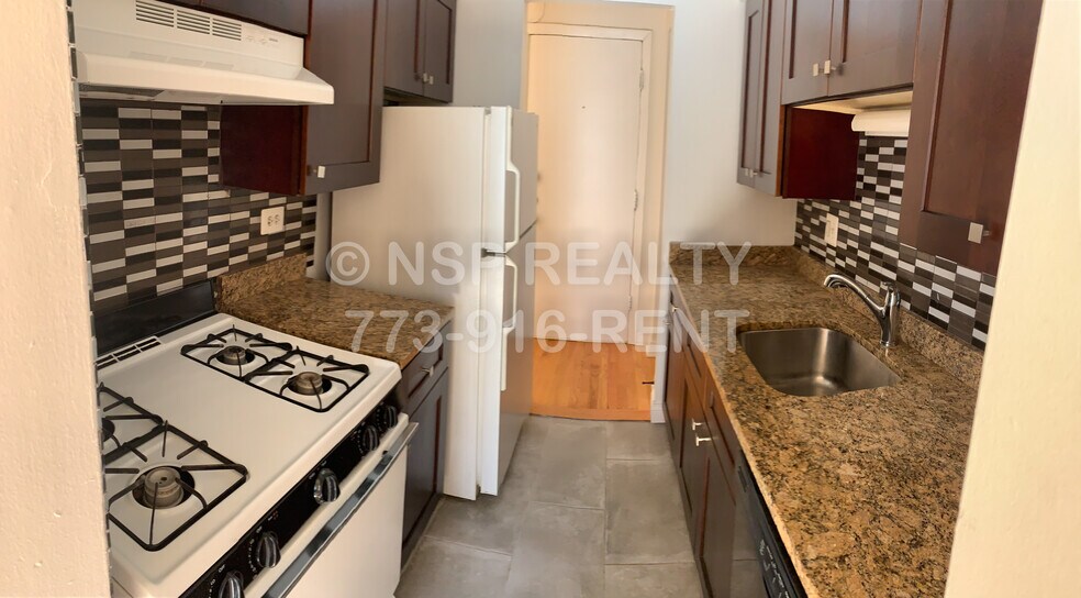 Building Photo - 3710 N Pine Grove Ave