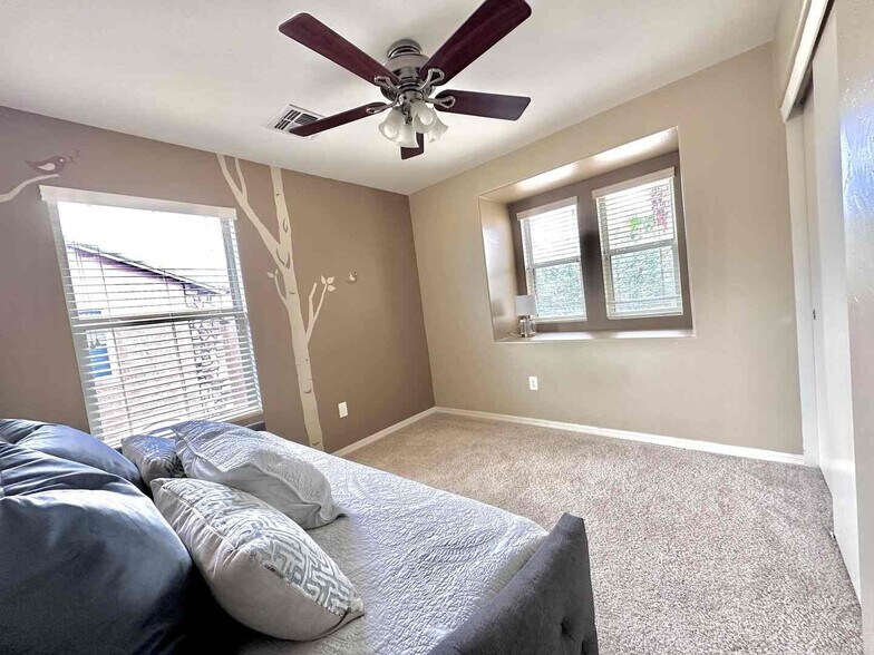 Building Photo - 5890 N Orangetip Dr